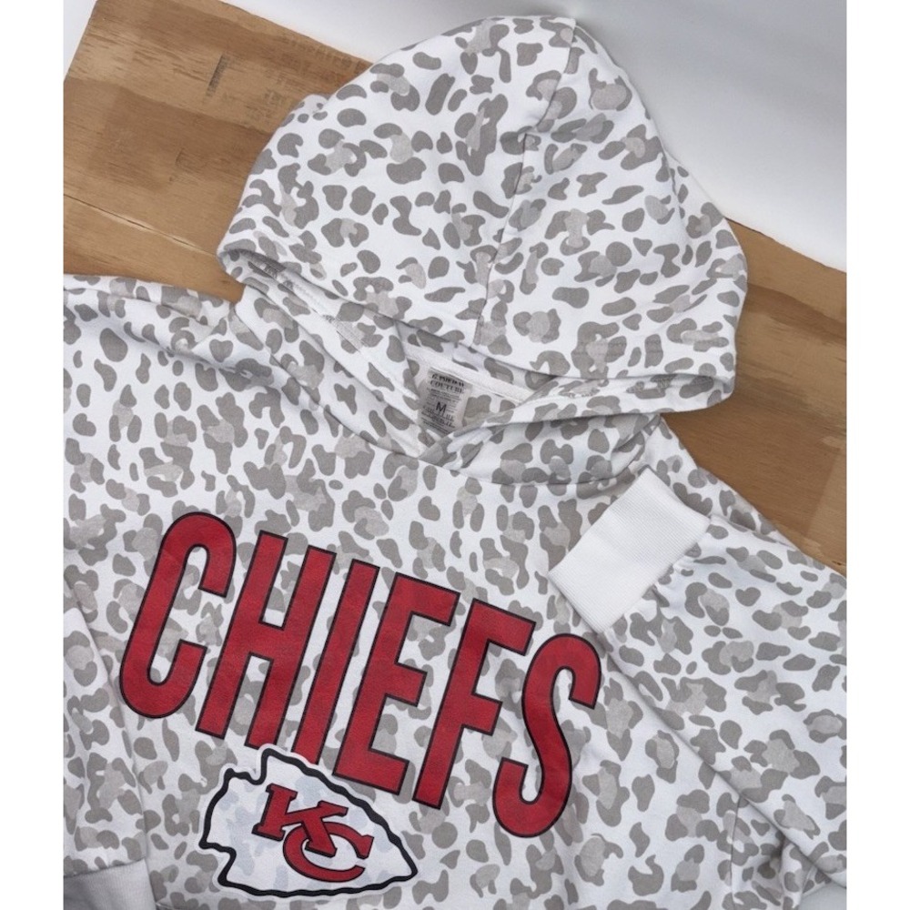 Kansas City Chiefs Gameday Couture Woman's Hoodie Medium White Leopard Side Slit